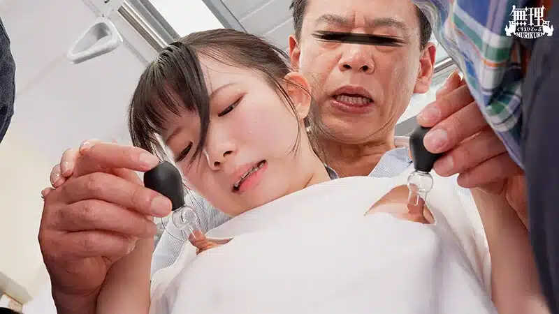 jav hd ออนไลน์ โดนบี้นมบนรถไฟ ยอมให้แตกในเสียว MURIKURI-015 5